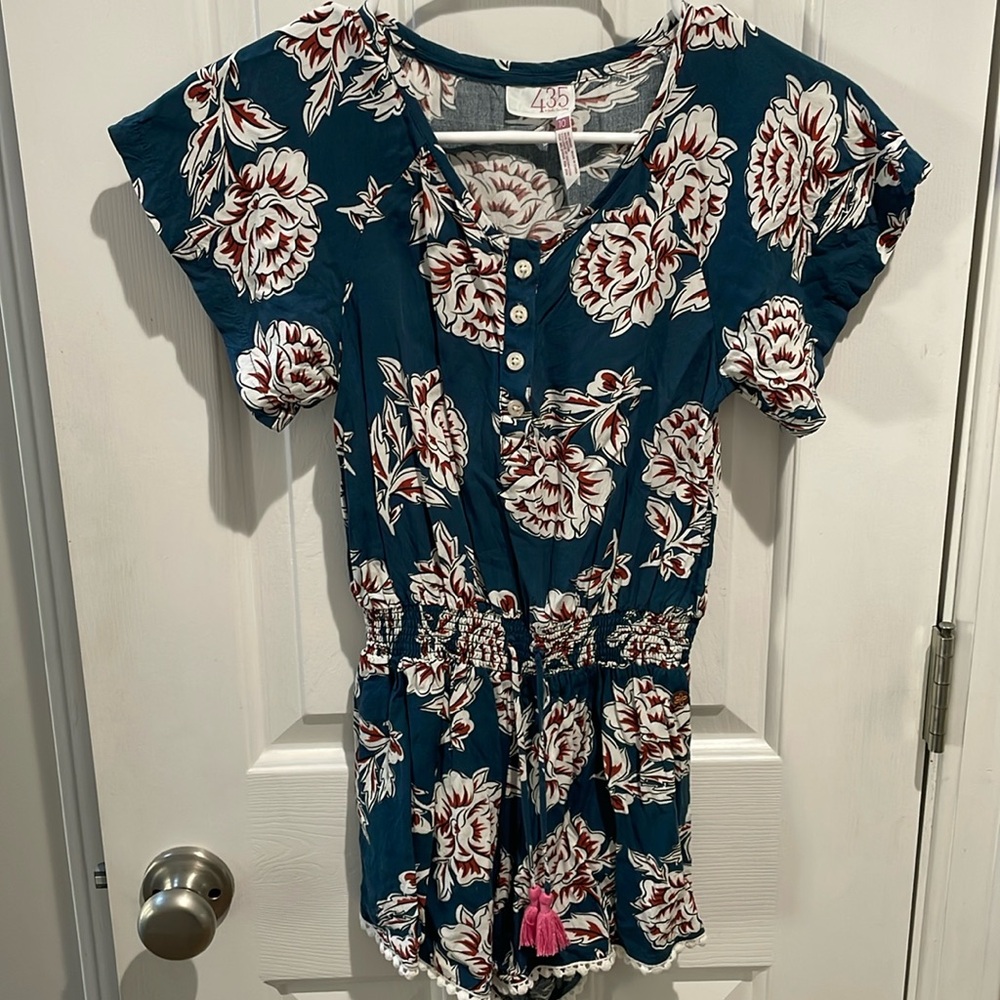 Matilda Jane romper size 10, but fits more like a large 8.
